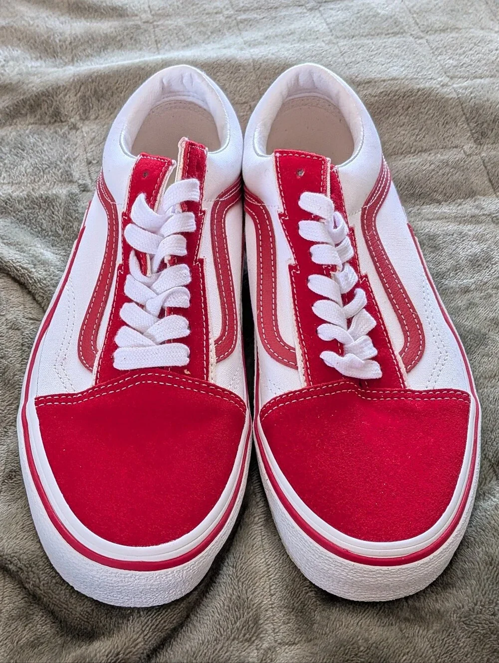 NEW Mens Vans Old Skool Bolt 2-Tone Red True White Sneaker Shoes Size 9.5 10